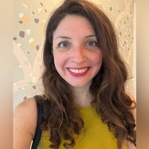 Meet your Posher, Debbie